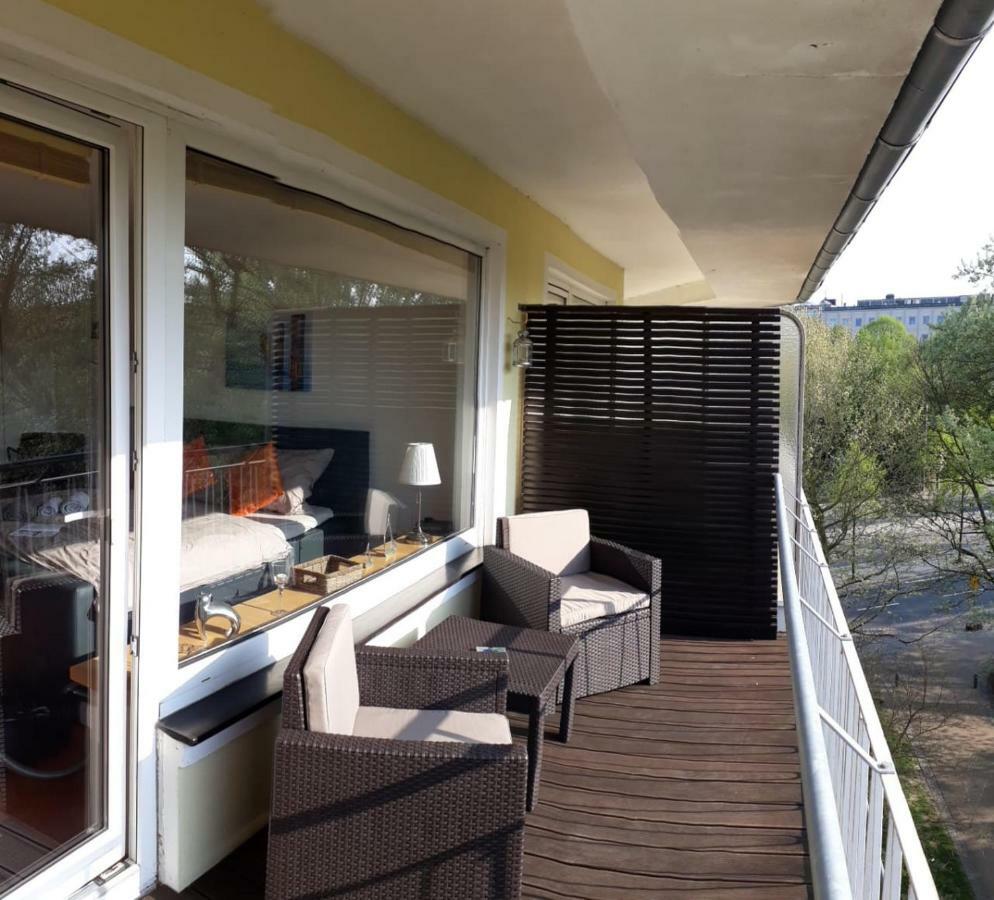 Modern City Apartment With Balcony And Nice Parc View Bremen Exterior photo